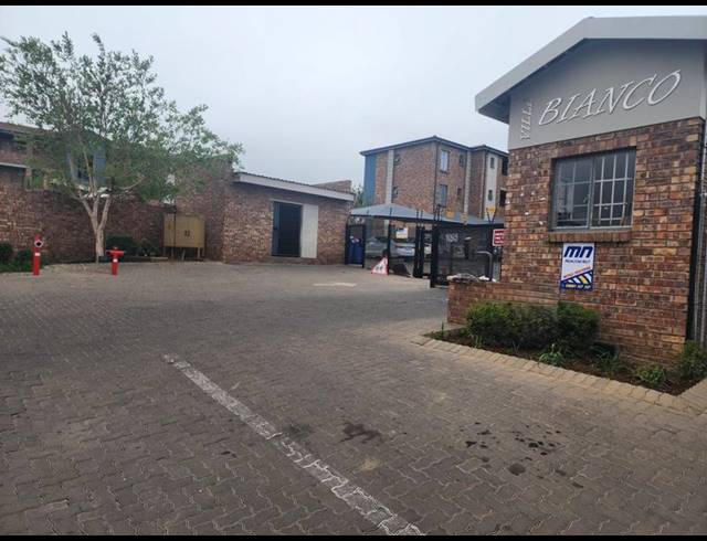 2 BEDROOM APARTMENT FOR SALE IN AMBERFIELD